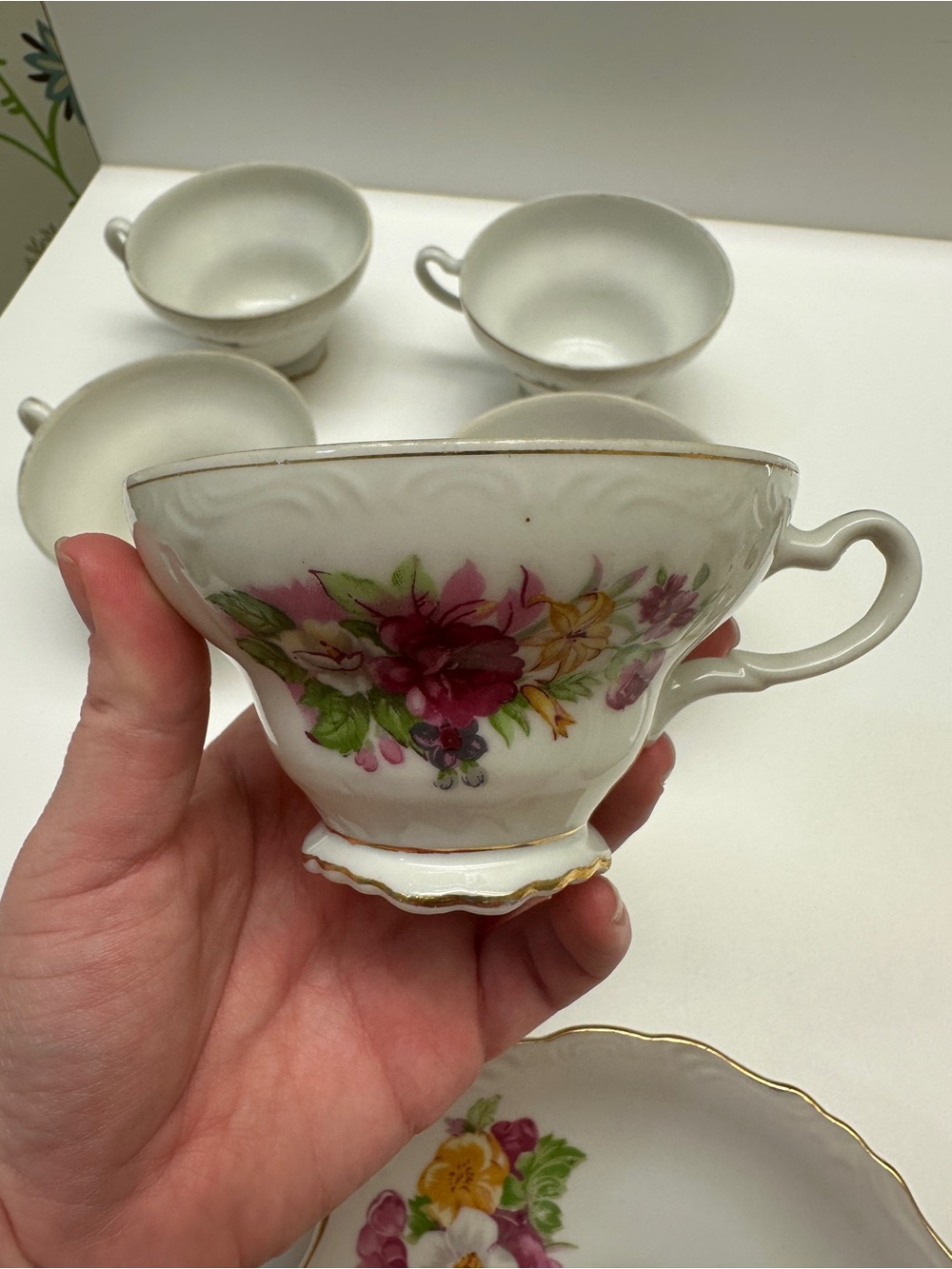 Vintage Floral Teacup with Gold Trim - Pink & Green Bouquet (5 cups, 4 saucers)